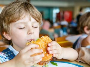 Hati-hati, Emotional Eating Pada Anak Bisa Sebabkan Anoreksia dan Obesitas
