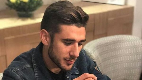 10 Pose Makan Si Ganteng Eduardo Salvio Ini Bisa Bikin Gagal Fokus!