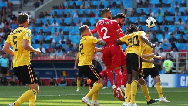 Dylan Bronn mencetak gol Tunisia pada menit ke-18.