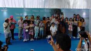 Bukan Karpet Merah, Begini Suasana Gala Premiere Film Kulari ke Pantai