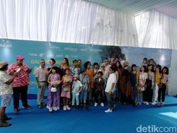 Suasana Pantai dan Blue Carpet di Gala Premiere Film Kulari ke Pantai