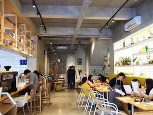 Di 5 Tempat Ini Bisa Makan Enak Plus Rawat Diri di Salon