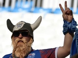 Salah seorang prajurit Bangsa Viking datang mendukung timnas Islandia saat bertanding melawan Nigeria. Istimewa/Nicolas Asfouri/AFP/Getty Images.