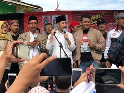 Emil Datang ke Kampanye Akbar Dikawal Massa Buruh
