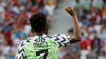 Cetak Dua Gol, Ahmed Musa Berkopiah