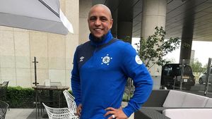 Roberto Carlos, Pemilik Tendangan Pisang Legendaris yang Masih Awet Muda