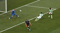 Dua gol Nigeria diciptakan oleh Ahmed Musa. REUTERS/Sergio Perez.