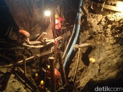 Perbaikan Pipa PDAM Bocor di Exit Tol Margomulyo Rampung