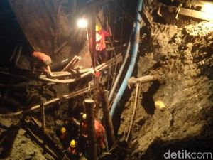 Perbaikan Pipa PDAM Bocor di Exit Tol Margomulyo Rampung Perbaikan Pipa PDAM Bocor di Exit Tol Margomulyo Rampung