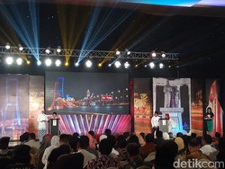 Debat Langsung Panas, Khofifah Serang Gus Ipul Soal Era Industri 4.0