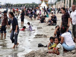 Yuk! Intip Keseruan Berlibur di Pantai Lagoon Ancol