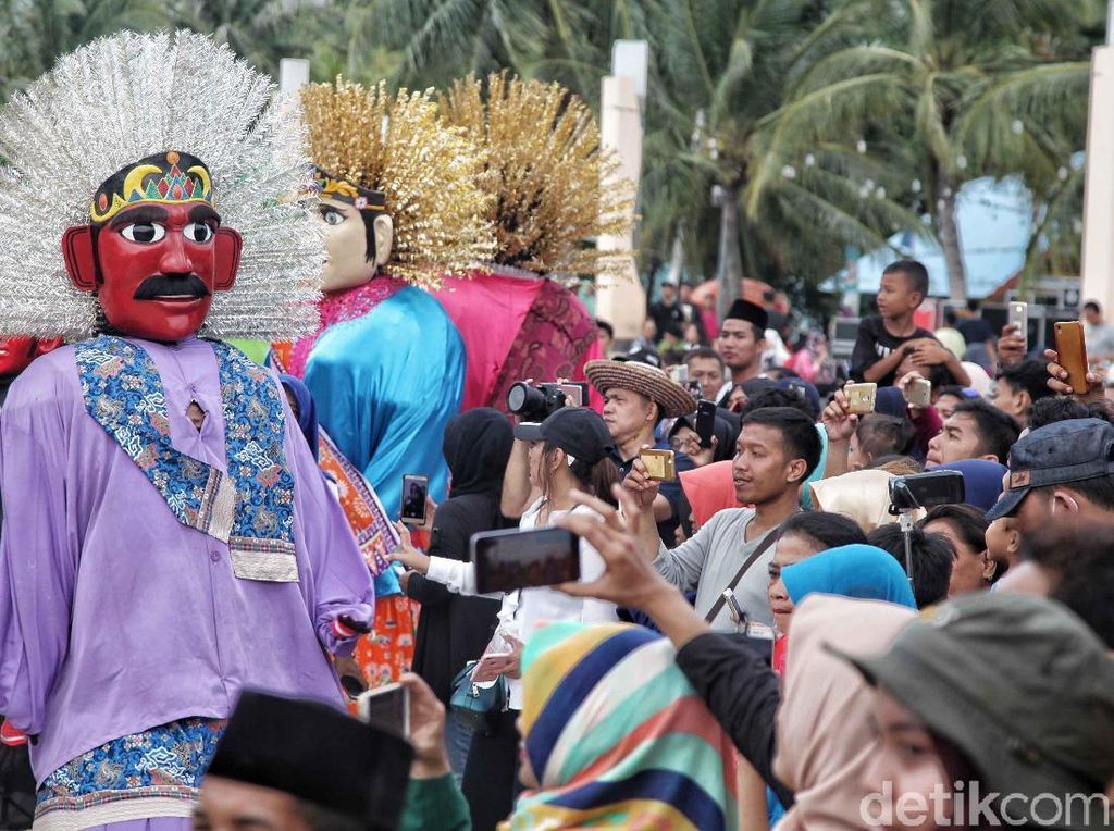 Rayakan HUT DKI, Ada Parade Ondel-Ondel Seru di Ancol Rayakan HUT DKI, Ada Parade Ondel-Ondel Seru di Ancol