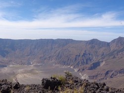 Pendaki Dilarang Dekati Kaldera Gunung Tambora Pascagempa Lombok