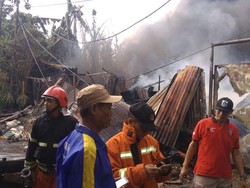Kebakaran Landa Permukiman di Kedoya