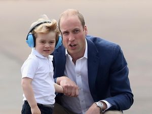 Bagi Pangeran William, Ganti Popok Jadi Tugas Ayah yang Sulit
