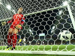 Video: Neuer Ikut Menyerang dan... Kebobolan