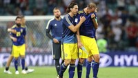 Swedia yang kalah secara dramatis tertunduk lesu di akhir pertandingan. Mereka akan menjalani laga berat melawan Meksiko di laga penentuan. Foto: Maddie Meyer/Getty Images