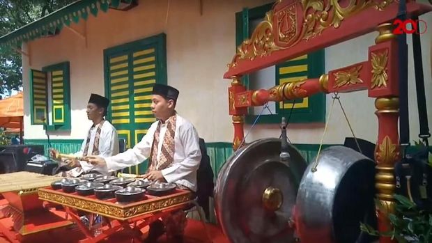 Kesenian Betawi turut meriahkan HUT DKI Jakarta ke-491 di Pasar Seni Ancol. Diantaranya ada kesenian Gambang Kromong dan Jawara Silat.