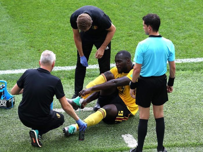 Romelu Lukaku cedera usai membantu memenangkan Belgia atas Tunisia. (Foto: Catherine Ivill/Getty Images) Romelu Lukaku cedera usai membantu memenangkan Belgia atas Tunisia. (Foto: Catherine Ivill/Getty Images)
