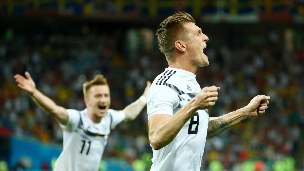 Toni Kroos memastikan kemenangan Jerman 2-1 atas Swedia di laga kedua Grup F Piala Dunia 2018. (Foto: REUTERS/Michael Dalder)