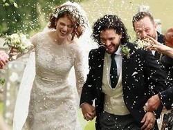 Tampak Bahagia, Kit Harington-Rose Leslie Muncul Perdana Pasca Nikah