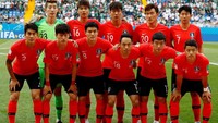 Korea Selatan menurunkan Cho Hyun-woo, Lee Yong, ang Hyun-soo, Kim Young-gwon, Kim Min-woo, Moon Seon-min, Joo Se-jong, Ki Sung-yueng, Hwang Hee-chan, Lee Jae-Sung, dan Son Heung-min. Reuters/Jason Cairnduff.