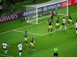 Gol Toni Kroos saat mengalahkan Swedia 2-1 di matchday kedua juga menjadi salah satu momen dramatis karena terjadi di injury time 90+5. (Foto: Hannah McKay/Reuters)