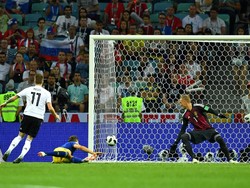 Jerman baru bisa menyamakan kedudukan ketika babak kedua berjalan tiga menit lewat gol Marco Reus. Foto: Dylan Martinez/Reuters