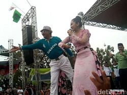 Kampanye Akbar Paslon di Bojonegoro Diterpa Dugaan Politik Uang