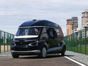 Fans Piala Dunia Nikmati Bus Tanpa Sopir Buatan Rusia