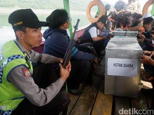 Distribusi Logistik Pilgub ke Desa Terpencil Wonosobo Dikawal Ketat Distribusi Logistik Pilgub ke Desa Terpencil Wonosobo Dikawal Ketat