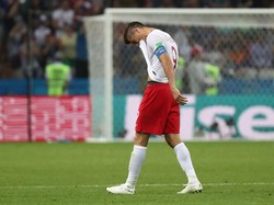 Lewandowski, kapten Polandia, melepaskan lima tembakan di sepanjang laga, dua di antaranya on target. Tapi, tak satu pun berbuah gol. Foto: Sergio Perez/Reuters