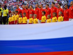 Rusia menurunkan Akinfeev, Smolnikov, Kutepov, Ignashevich, Kudryashov, Zobnin, Gazinsky, Samedov, Cheryshev, Aleksey Miranchuk, dan Dzyuba. Reuters/Dylan Martinez.