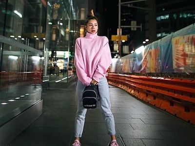 Foto: Saat Hot Mom Jennifer Bachdim Keliling Dunia