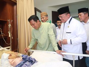 Ketum PPP Jenguk Ulama Betawi Buya Saifuddin
