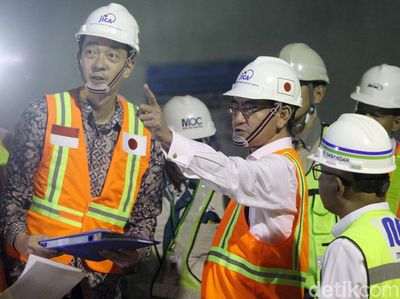 Masuk Terowongan Bawah Tanah, Menlu Jepang Cek MRT Jakarta