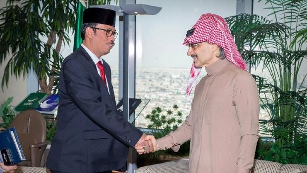Dubes RI untuk Arab Saudi Agus Maftuh Abegebriel dan Pangeran Al Waleed bin Talal.