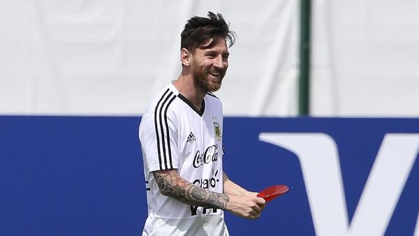 Senyum Cerah Lionel Messi di Hari Ulang Tahunnya