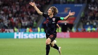 Luka Modric menjuarai Liga Champions 2017/2018 dengan Real Madrid. Di Piala Dunia 2018, Modric sudah bikin 2 gol untuk Kroasia. Namanya akan sangat diperhitungkan untuk Ballon dOr jika Kroasia tetap oke di Rusia. (Foto: Ivan Alvarado/Reuters)
