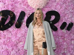 Setiap Pagi Kate Moss Pakai Krim Wajah Seharga Motor Setiap Pagi Kate Moss Pakai Krim Wajah Seharga Motor