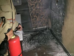 Karaoke Dangdut di Bandung Hampir Habis Dilalap Api