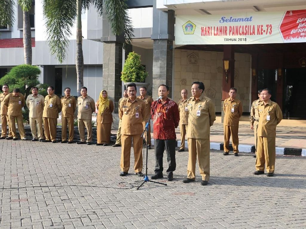 Dispendukcapil Gresik Terbitkan 8.600 Suket untuk Pilgub Jatim Dispendukcapil Gresik Terbitkan 8.600 Suket untuk Pilgub Jatim