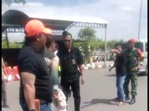 Adu Badik, Rusuh di Bandara Hasanuddin Dipicu Taksi Resmi Vs Liar