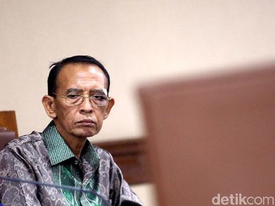 Wajah Kurus Eks Menag Suryadharma Ali Saat Sidang PK