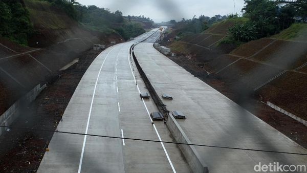 Sempat Mangkrak, Ini Tol Bocimi yang Beroperasi Akhir Oktober
