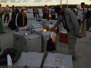 Susahnya Distribusi Logistik Pilkada ke Desa Perbatasan RI-Aussie