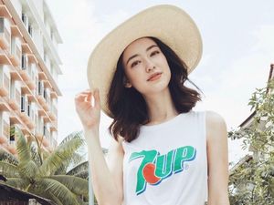 Foto: Liburannya Model Seksi Fiona Fussi