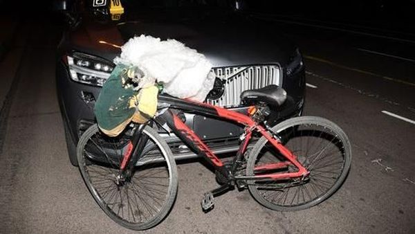 Mobil Otonom Uber Tabrak Pesepeda Hingga Tewas