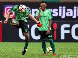 Tim Bajul Ijo juga serius dalam berlatih guna menghadapi Persija Jakarta.