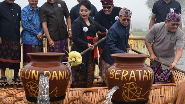 Tabanan Bali Gelar Ulun Danu Beratan Art Festival IV